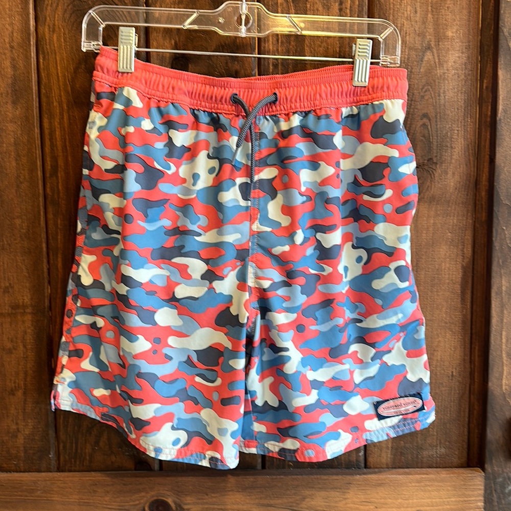 Boys Vineyard Vines swim trunks camo design Size Large (16)